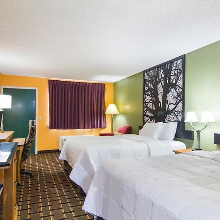 Americas Best Value Inn Дариен Экстерьер фото