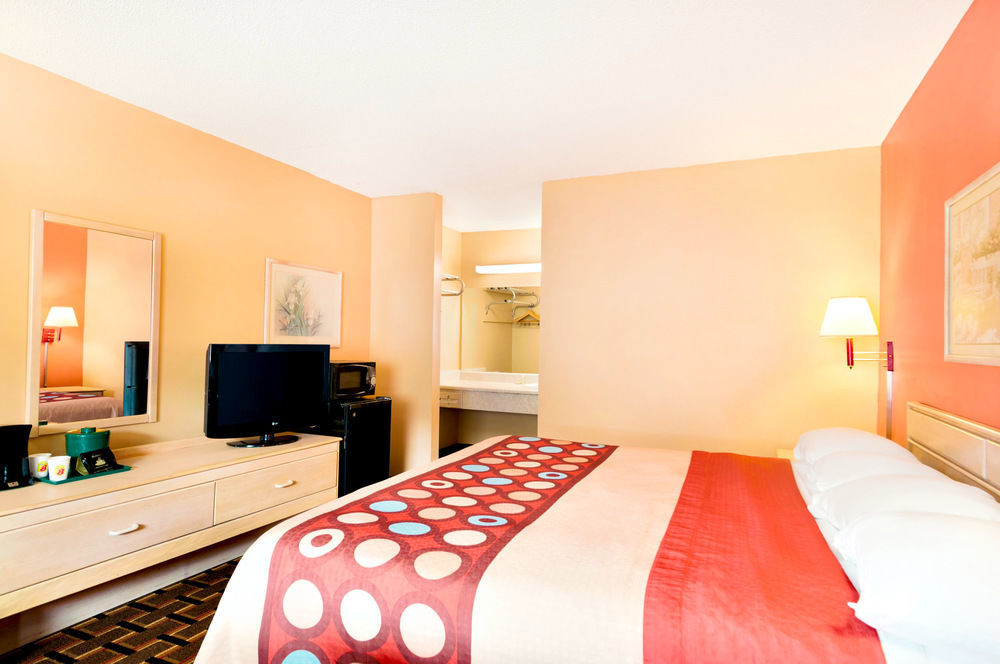 Americas Best Value Inn Дариен Экстерьер фото
