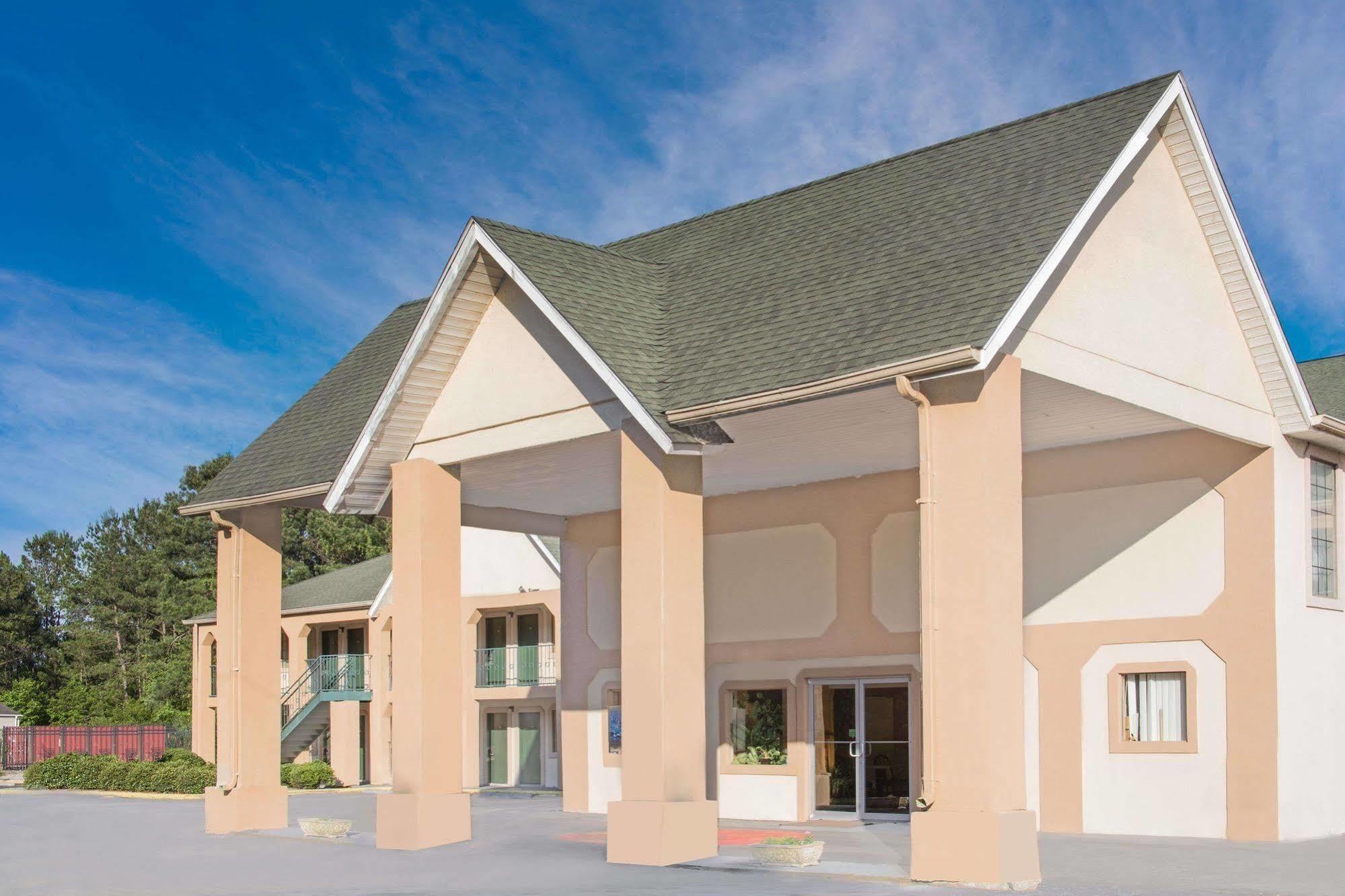 Americas Best Value Inn Дариен Экстерьер фото