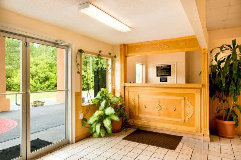 Americas Best Value Inn Дариен Экстерьер фото
