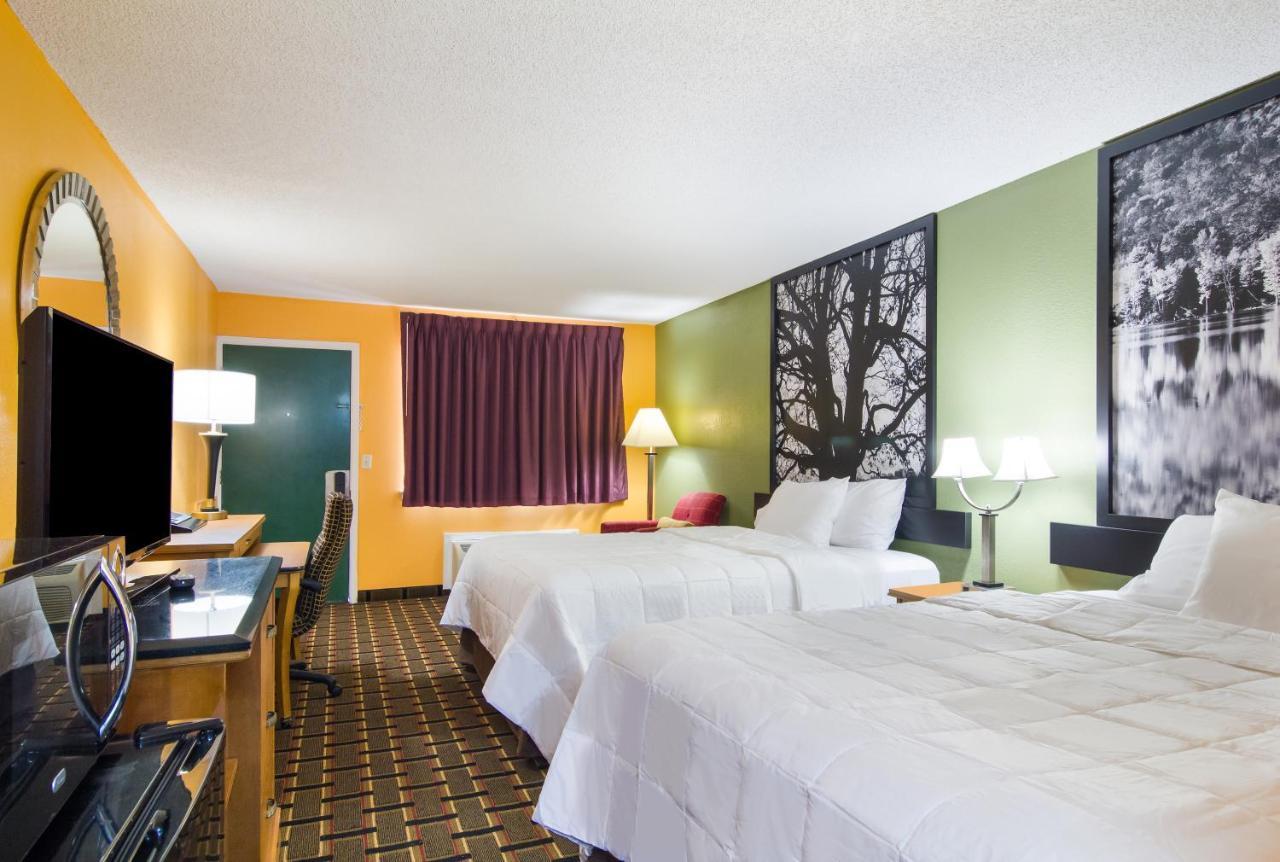 Americas Best Value Inn Дариен Экстерьер фото