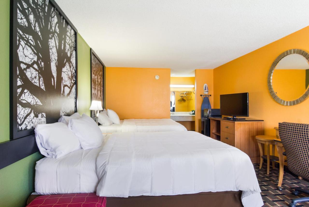 Americas Best Value Inn Дариен Экстерьер фото
