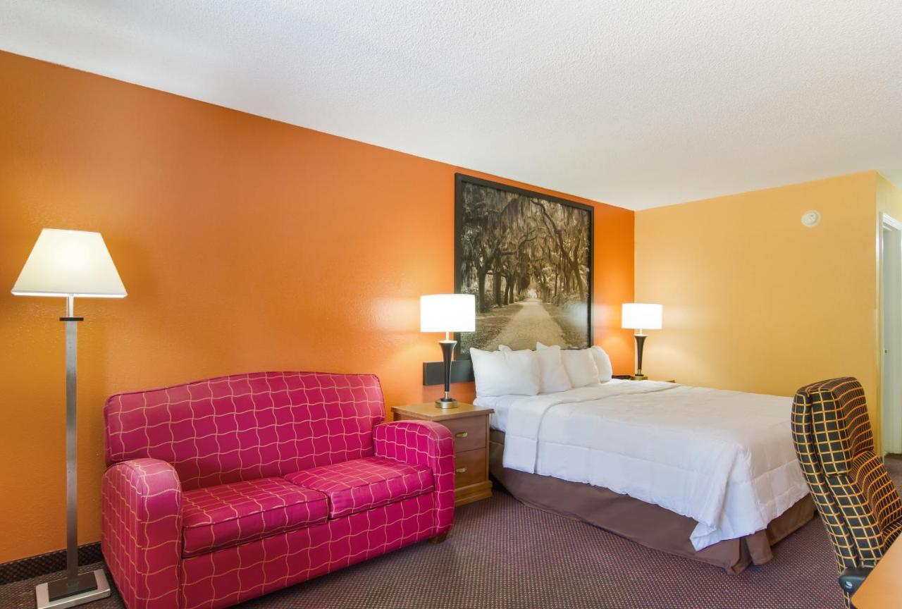 Americas Best Value Inn Дариен Экстерьер фото