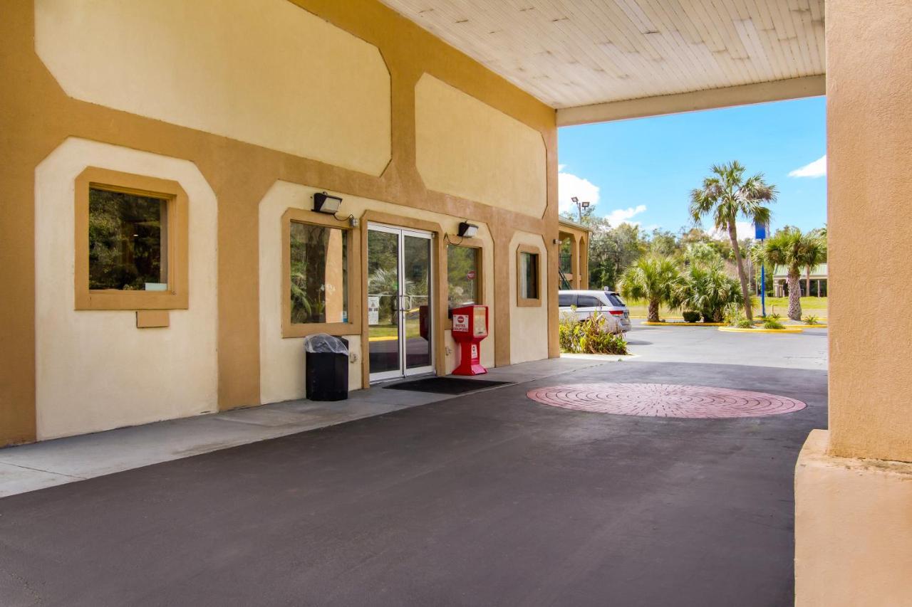 Americas Best Value Inn Дариен Экстерьер фото