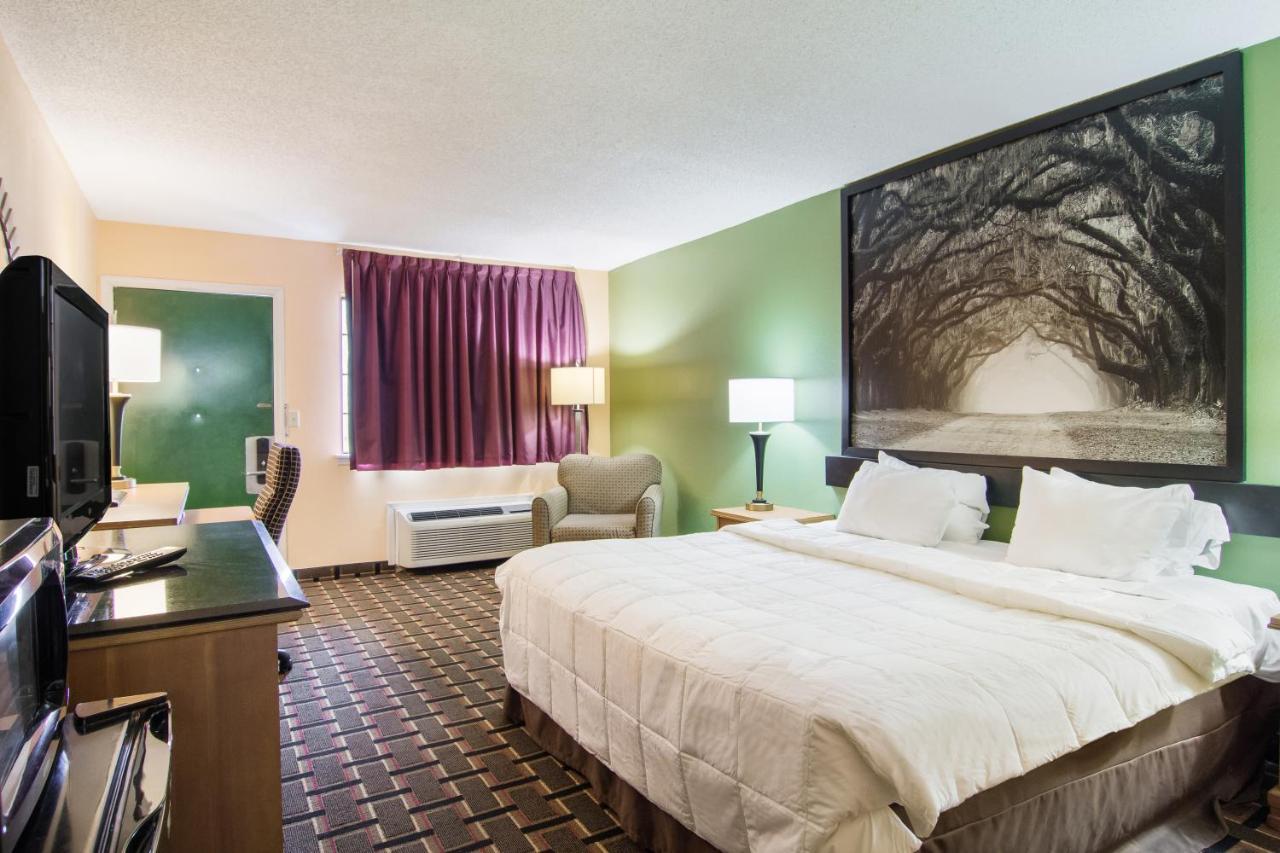 Americas Best Value Inn Дариен Экстерьер фото